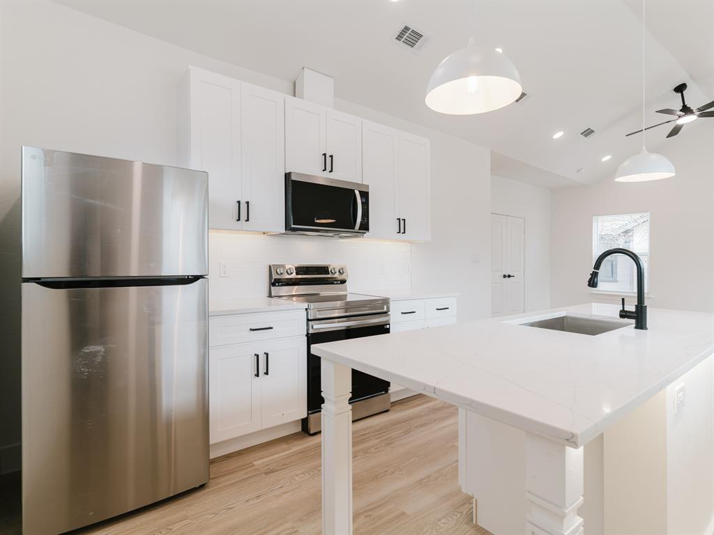 1007 Strickland Street Dallas, TX 75216 - Photo 6 of 21