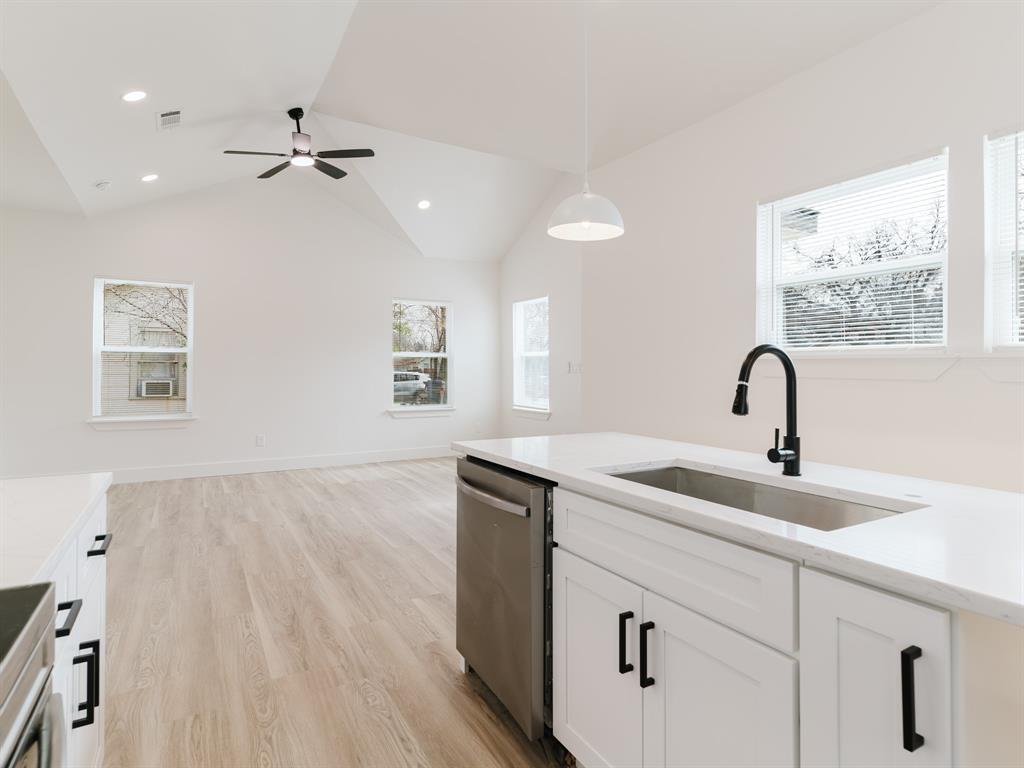 1007 Strickland Street Dallas, TX 75216 - Photo 7 of 21