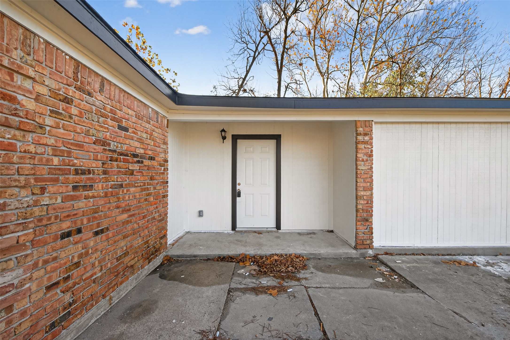 1238 Hopper Road Houston, TX 77037 - Photo 38 of 40 a view of entryway with an empty space