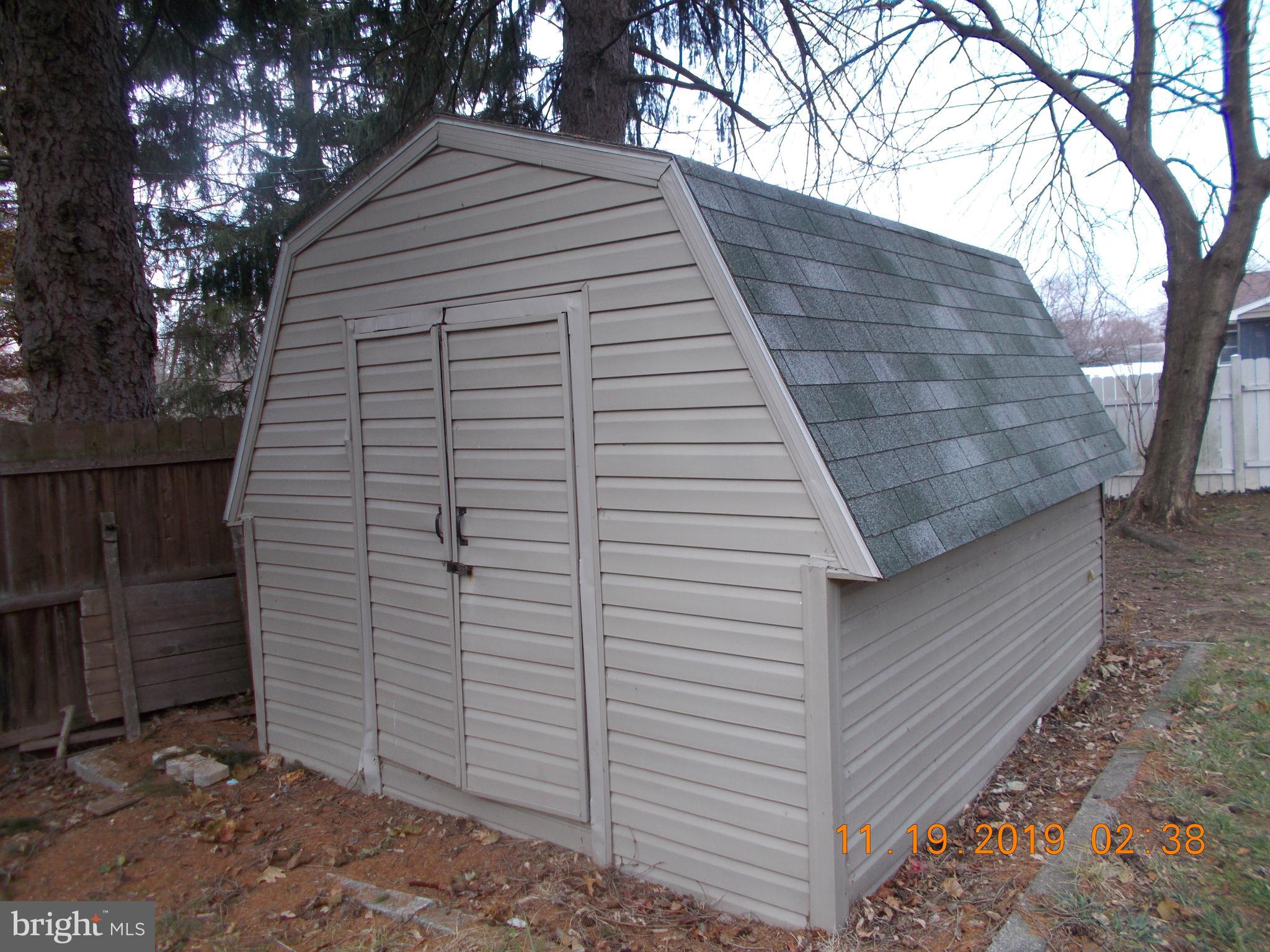 1136 Fairview Road Hagerstown, MD 21742 - Photo 5 of 16 STORAGE SHED