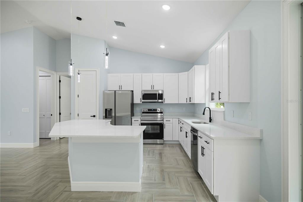 15696 Southwest 40th Place Road Ocala, FL 34481 - Photo 11 of 31 Gallery Image 11