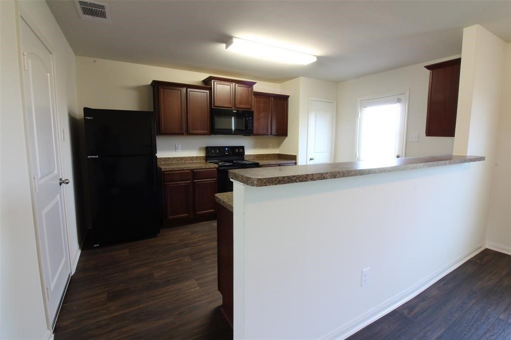 8202 Sandy Sea Road Cove, TX 77523 - Photo 7 of 17