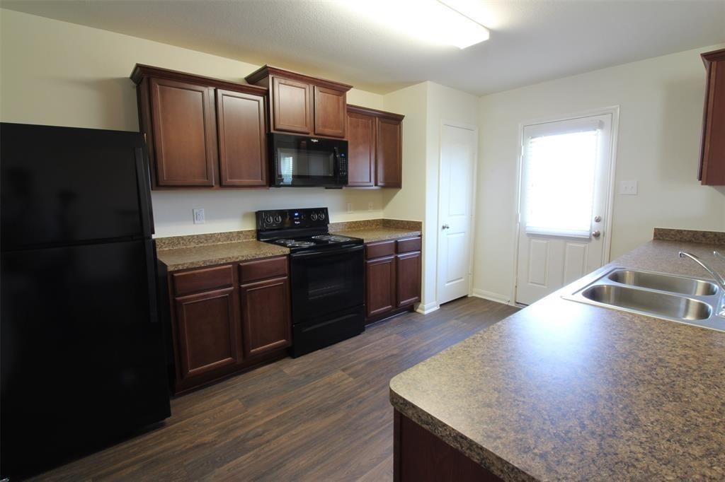 8202 Sandy Sea Road Cove, TX 77523 - Photo 8 of 17