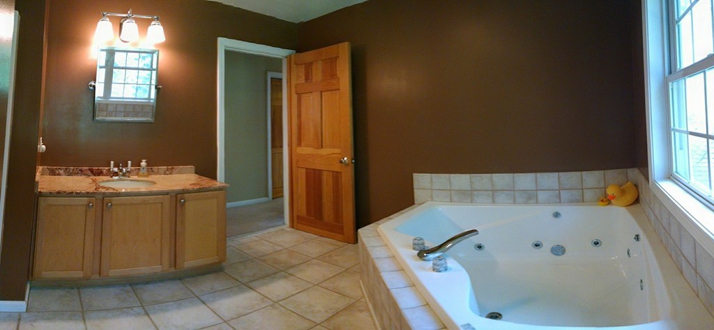 27 Bartlett Road Methuen, MA 01844 - Photo 17 of 30 Gallery Image 17