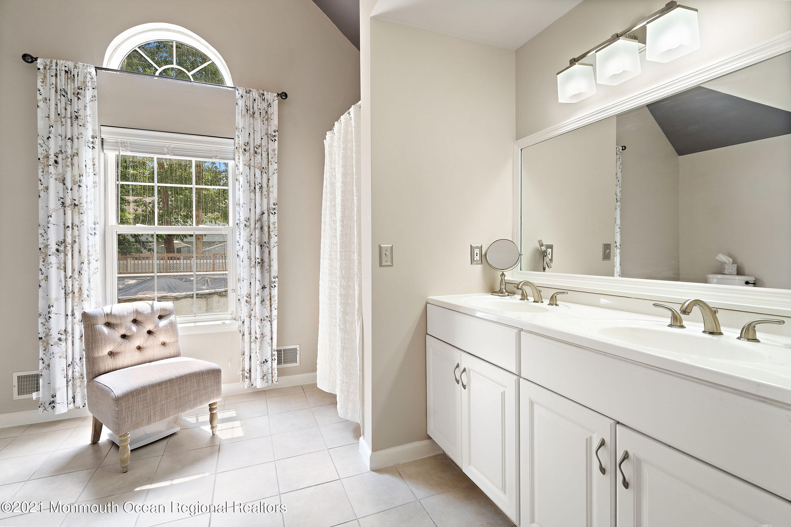 267 Clipper Road Manahawkin, NJ 08050 - Photo 22 of 39 Lavatory2