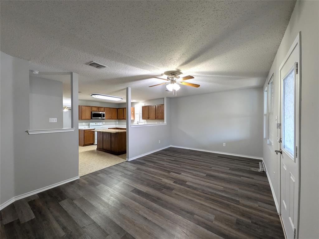 1736 Carolina Ridge Way Fort Worth, TX 76247 - Photo 15 of 33 Gallery Image 15