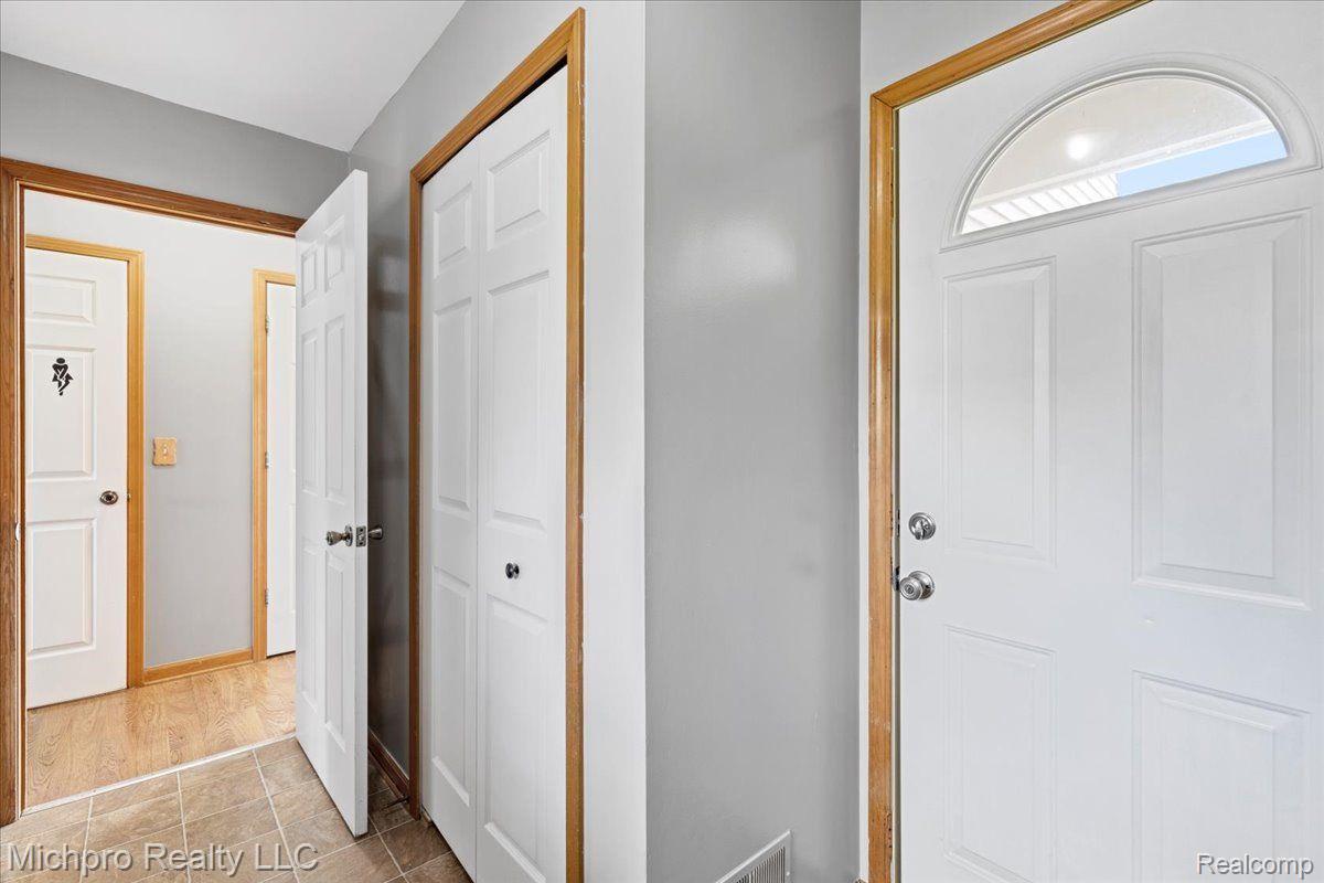 672 South Hurd Road Oxford, MI 48371 - Photo 28 of 51 Gallery Image 28