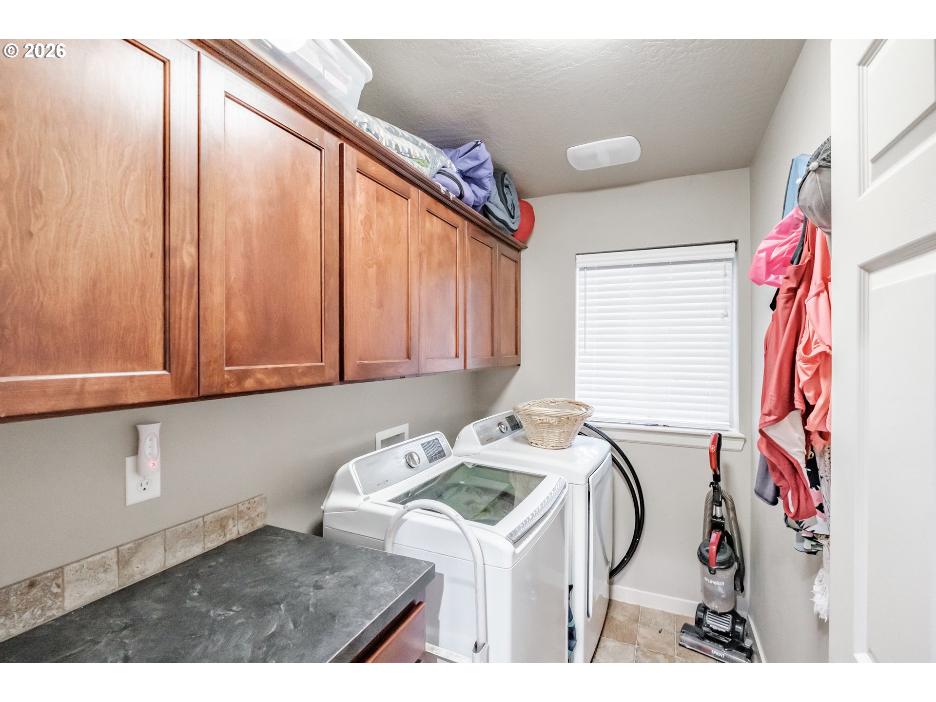 1000 Tasha Way Lebanon, OR 97355 - Photo 33 of 48 a utility room with dryer and washer