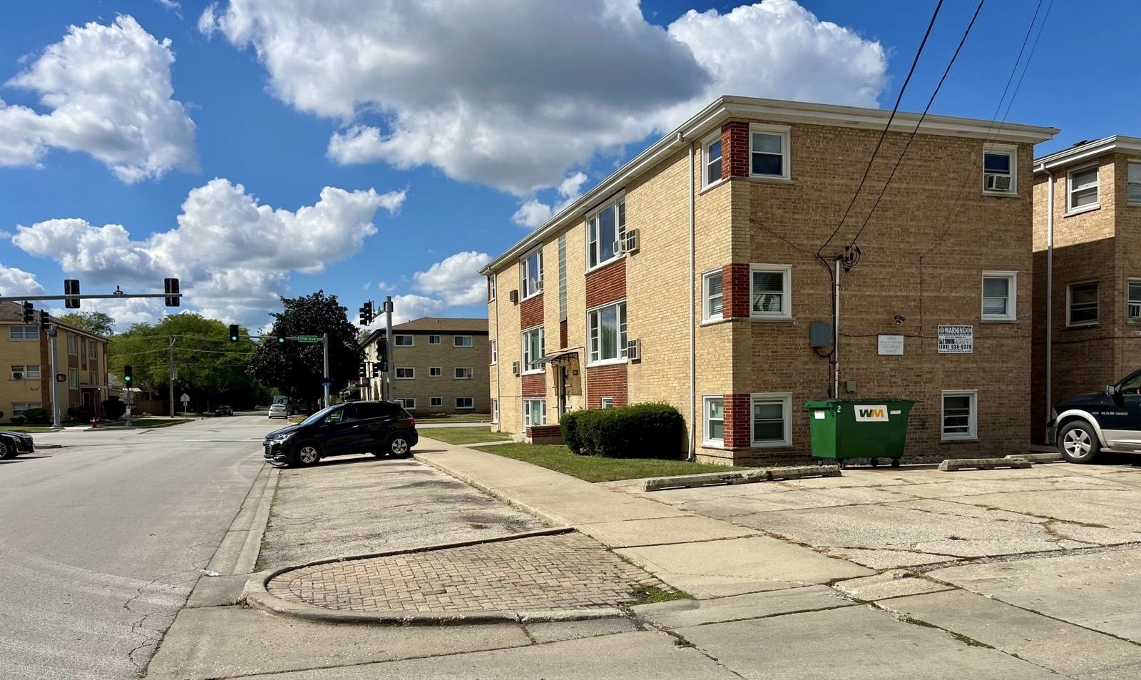 2263 South 17th Avenue North Riverside, IL 60546 - Photo 2 of 9