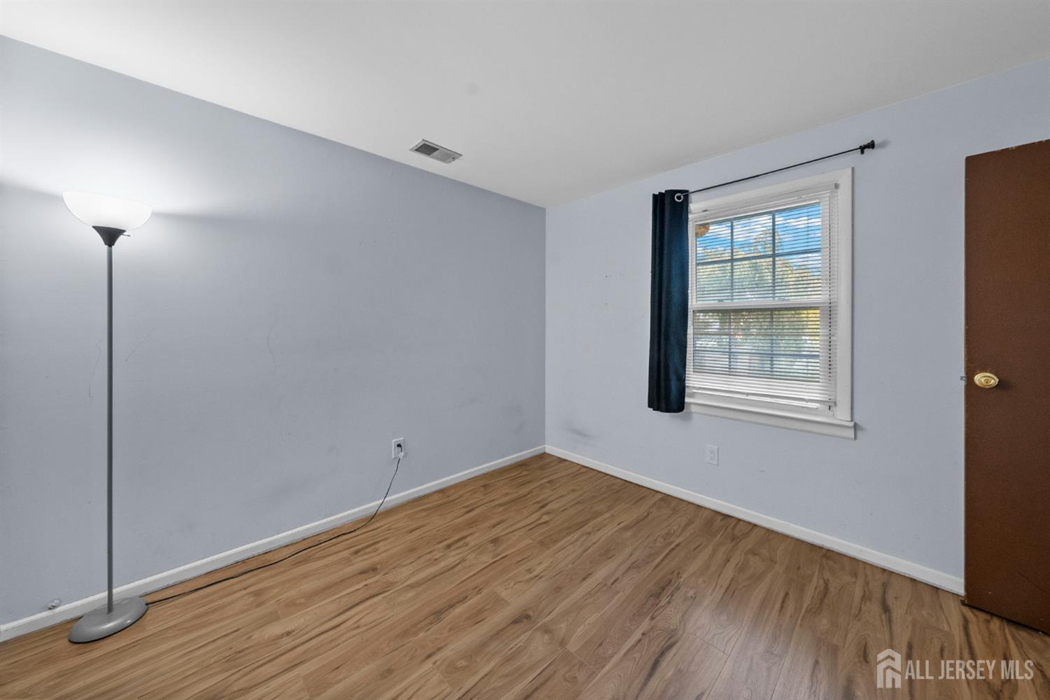 231 Old Road Sewaren, NJ 07077 - Photo 22 of 33