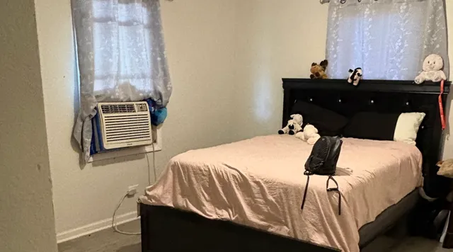 $2,050 | 737 Franklin Avenue, Winthrop Harbor, IL 60096