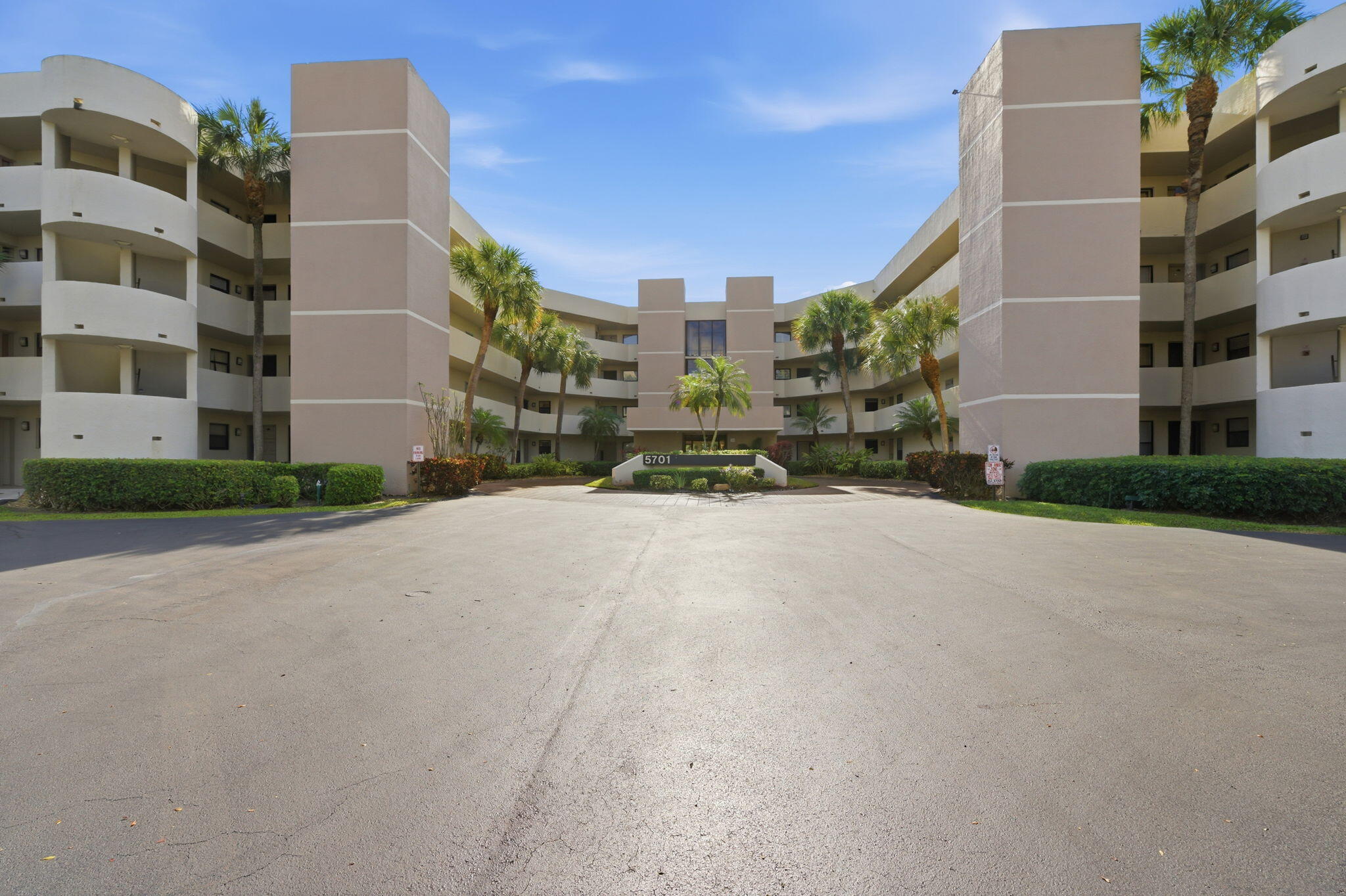 5701 Camino Del Sol, Unit 106 Boca Raton, FL 33433 - Photo 2 of 35 4-web-or-mls-5701-camino-del-sol-106