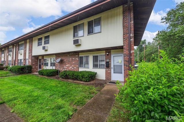 $79,900 | 7520 Hazelcrest Drive, Hazelwood, MO 63042