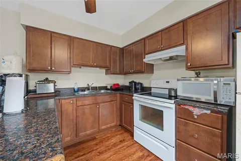 $79,900 | 7520 Hazelcrest Drive, Hazelwood, MO 63042