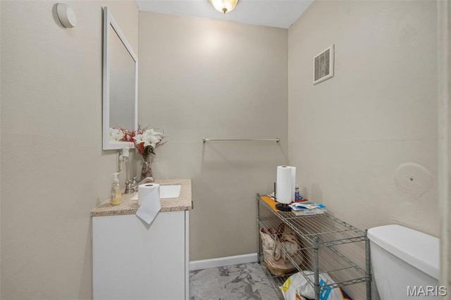 $79,900 | 7520 Hazelcrest Drive, Hazelwood, MO 63042