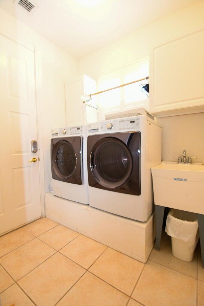 8197 Cypress Point Road West Palm Beach, FL 33412 - Photo 3 of 9 Laundry