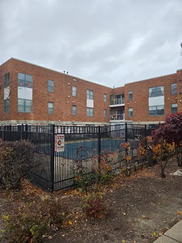 $1,900 | 3255 Kirchoff Road, Unit 301, Rolling Meadows, IL 60008