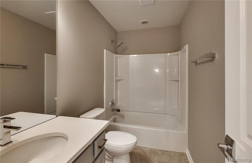 2678 Helmsdale Circle Rochester Hills, MI 48307 - Photo 20 of 26