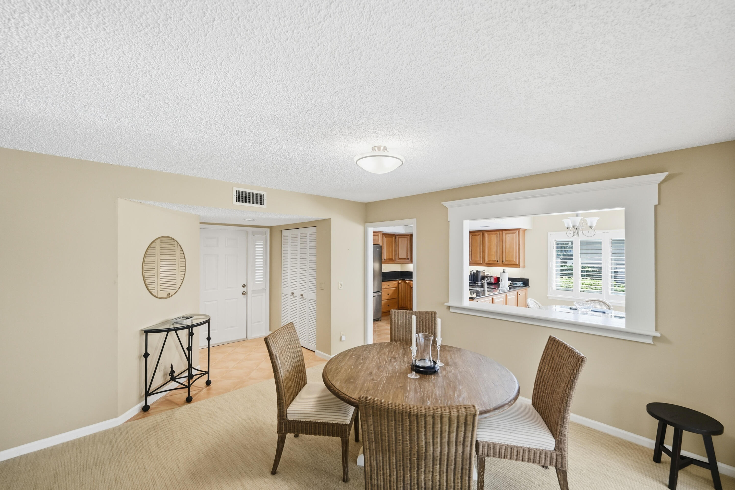 6404 Southeast Brandywine Court, Unit 104 Stuart, FL 34997 - Photo 9 of 57 Dining