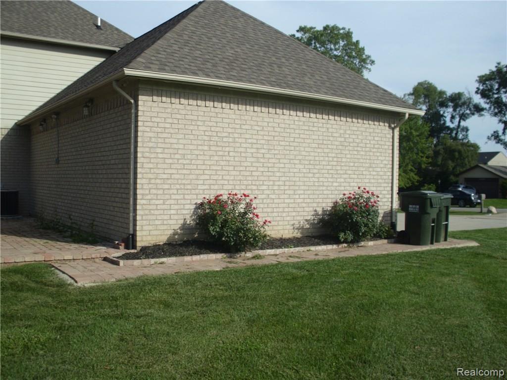 3303 Hazelton Avenue Rochester, MI 48307 - Photo 52 of 53 DSCI5694.JPG