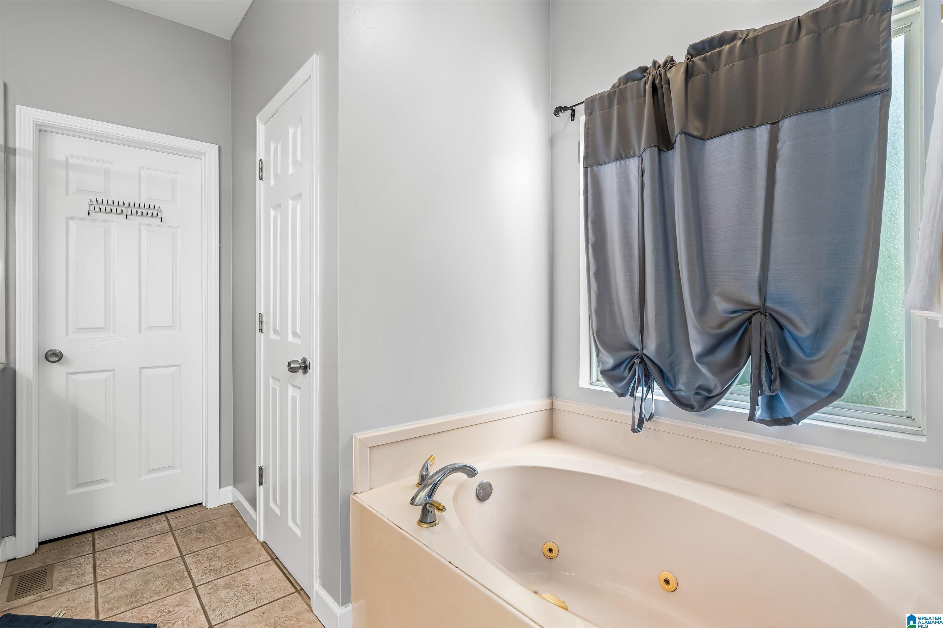 3972 South Shades Crest Road Birmingham, AL 35244 - Photo 18 of 37