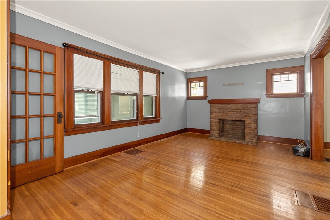 80 Pershing Drive Rochester, NY 14609 - Photo 15 of 37