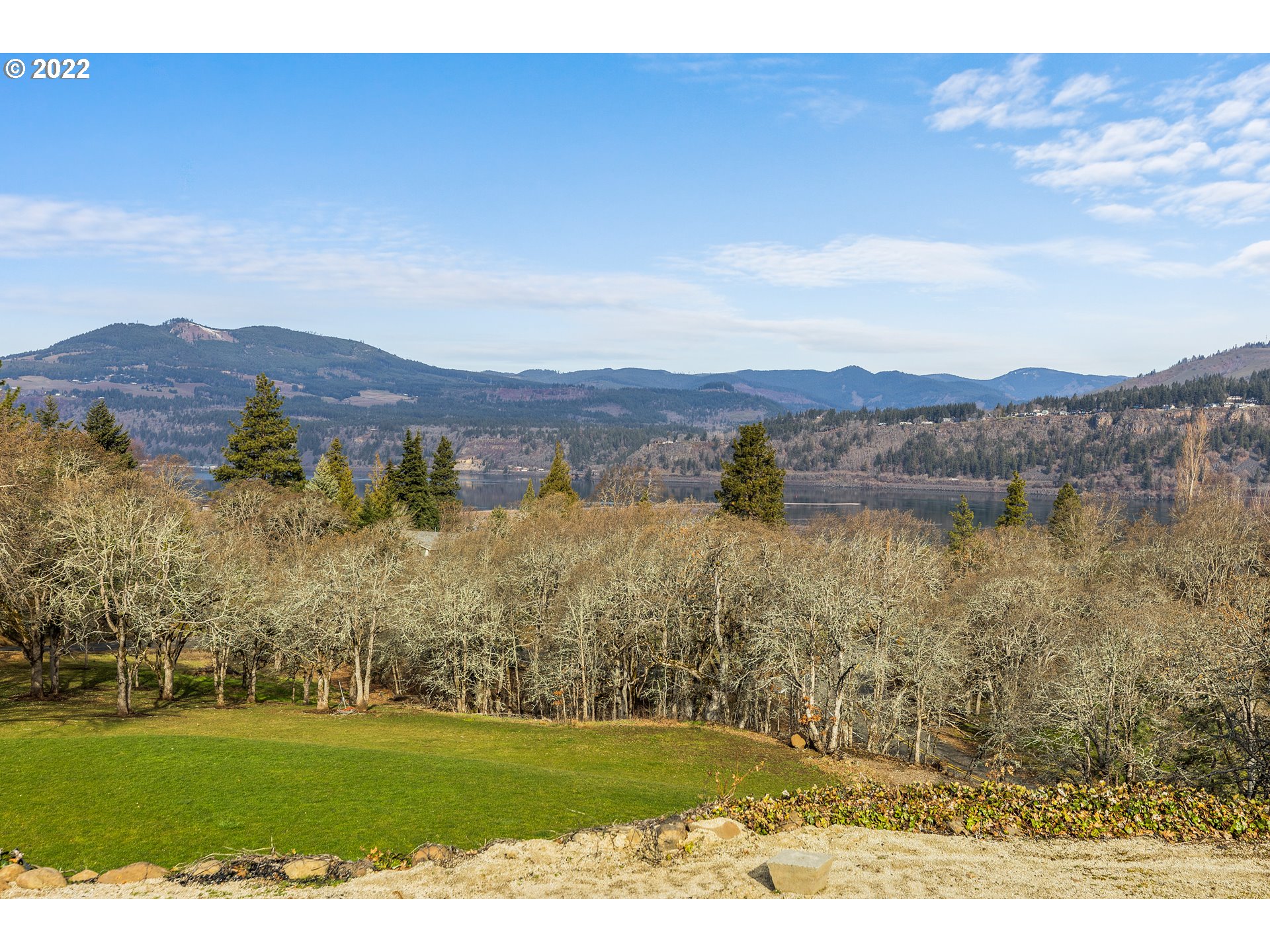 515 Highline Road Hood River, OR 97031 - Photo 1 of 32 a view of lake with mountain