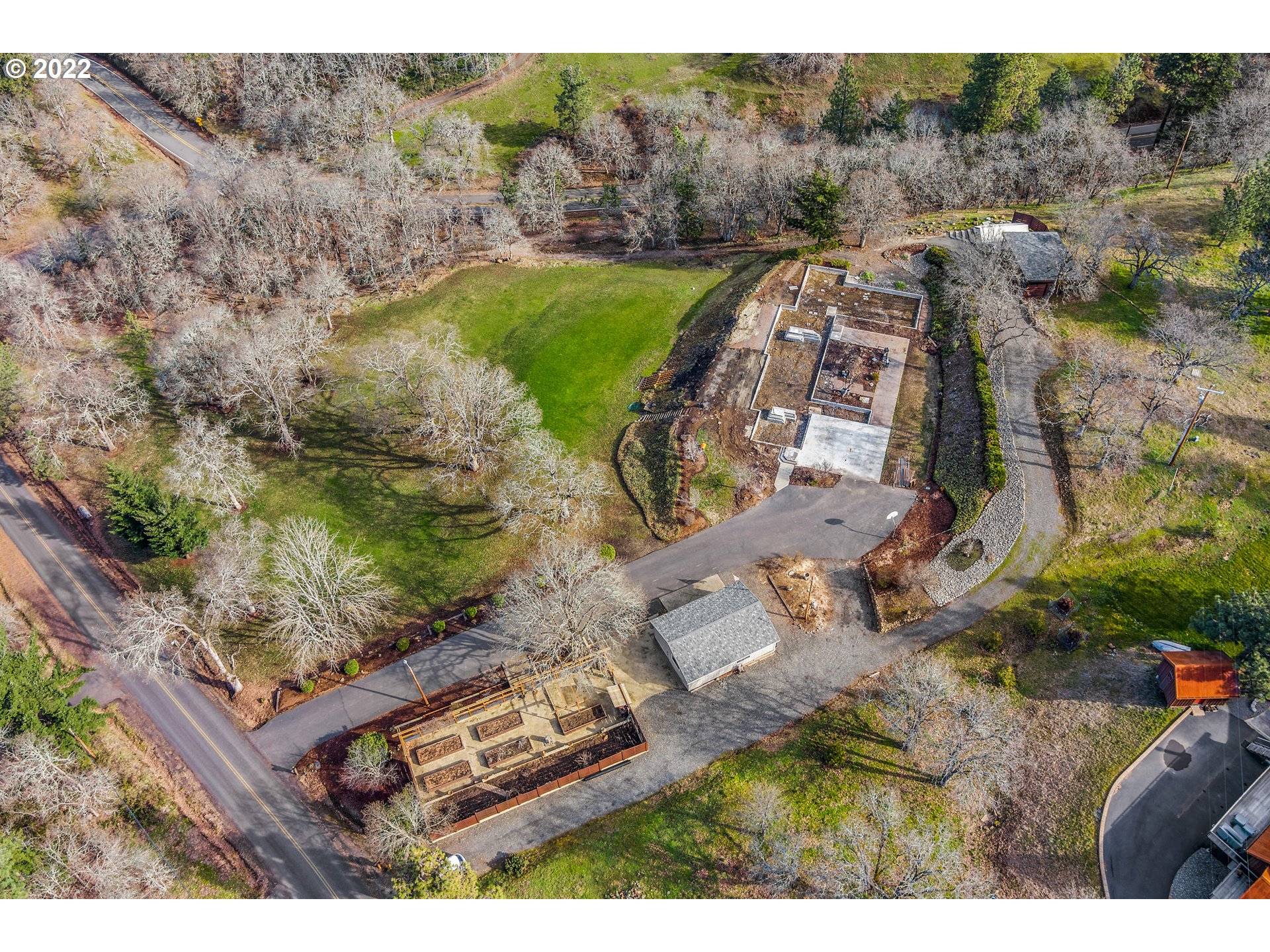 515 Highline Road Hood River, OR 97031 - Photo 28 of 32 an aerial view of a house with a yard