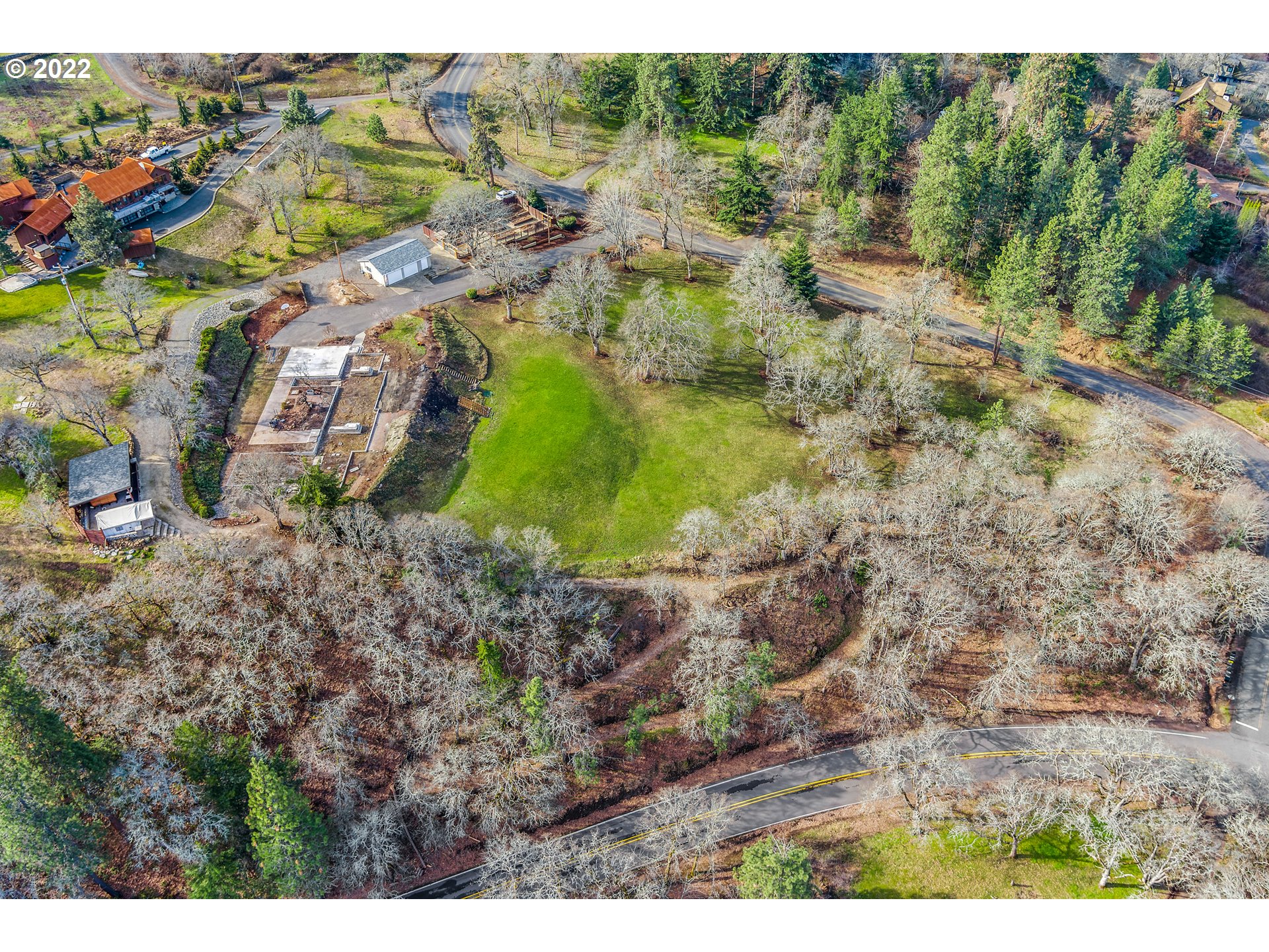 515 Highline Road Hood River, OR 97031 - Photo 8 of 32 a view of outdoor space and yard