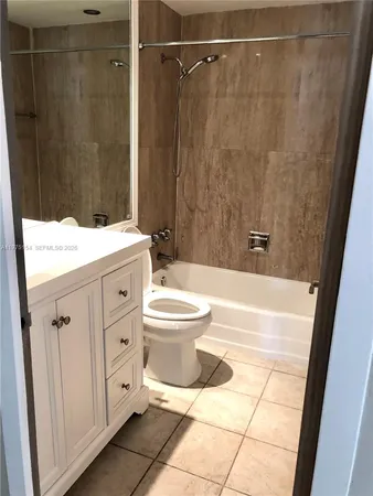 $2,800 | 1408 Brickell Bay Drive, Unit 404, Miami, FL 33131
