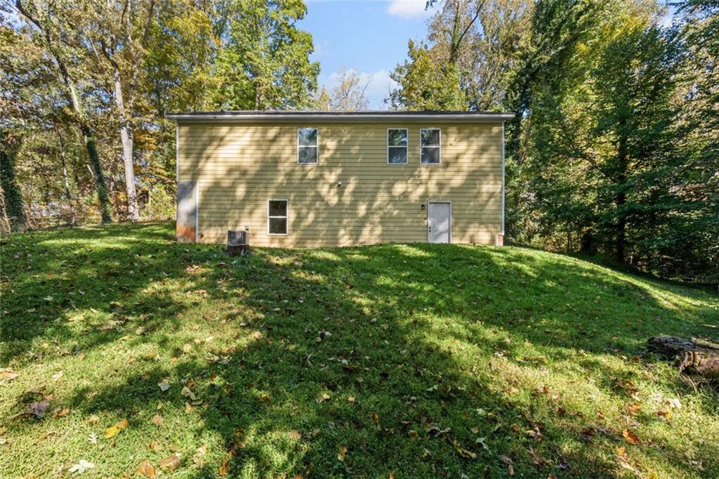 3675 Rosedale Circle Gainesville, GA 30506 - Photo 31 of 32 a view of backyard with green space