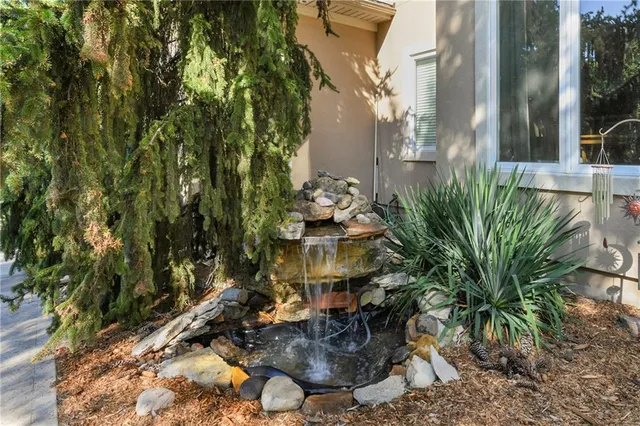 $950,000 | 2801 North Lentz Road, Independence, MO 64058