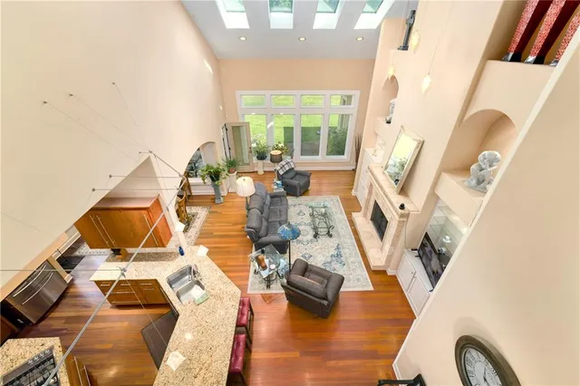 $950,000 | 2801 North Lentz Road, Independence, MO 64058