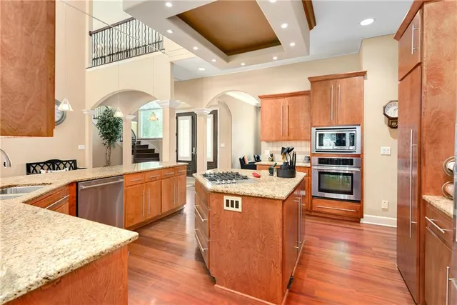 $950,000 | 2801 North Lentz Road, Independence, MO 64058