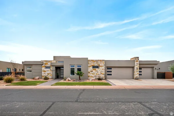 $717,500 | 5249 West 3160th Street South, Hurricane, UT 84737