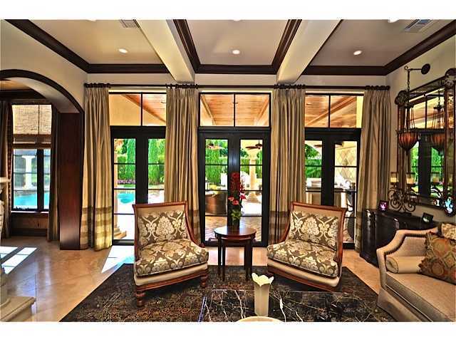 484 Areca Palm Road Boca Raton, FL 33432 - Photo 5 of 26 Living Room