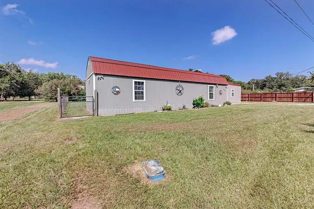 $174,990 | 325 Teakwood Avenue, Streetman, TX 75859