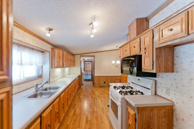 $269,900 | 1412 Birchwood Lane, Eau Claire, WI 54703