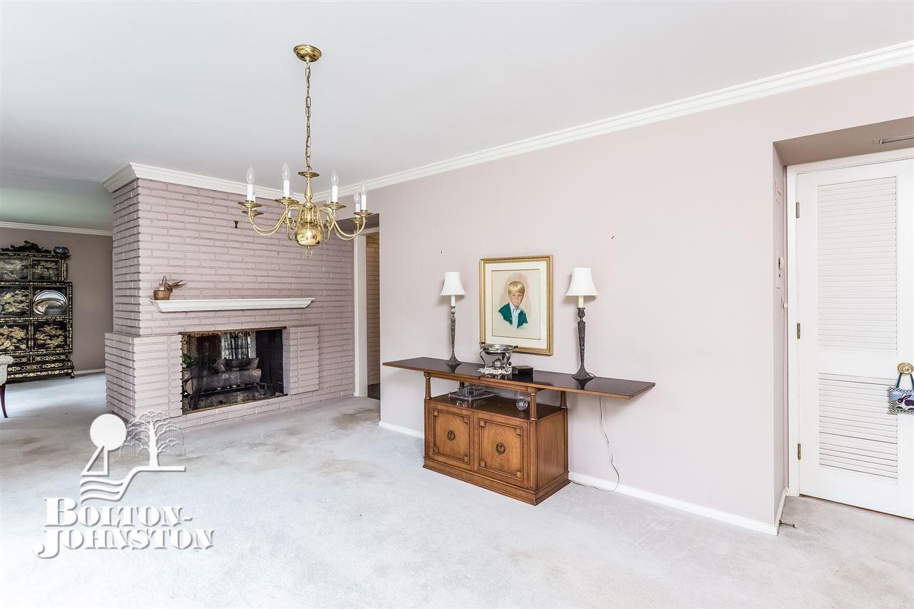 411 Barclay Road Grosse Pointe Farms, MI 48236 - Photo 9 of 46