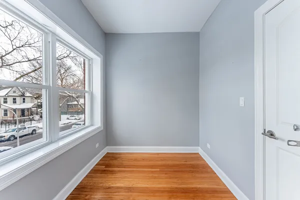 $1,800 | 163 North Lockwood Avenue, Unit 2, Chicago, IL 60644