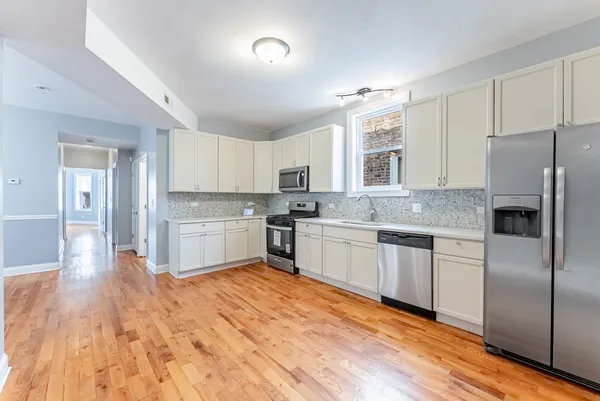 $1,800 | 163 North Lockwood Avenue, Unit 2, Chicago, IL 60644