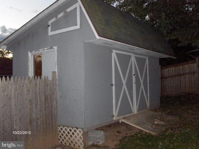 910 Walnut Street Frederick, MD 21703 - Photo 13 of 15 Shed