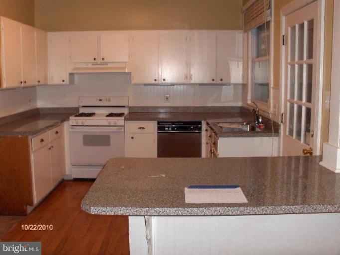 910 Walnut Street Frederick, MD 21703 - Photo 9 of 15 Kitchen