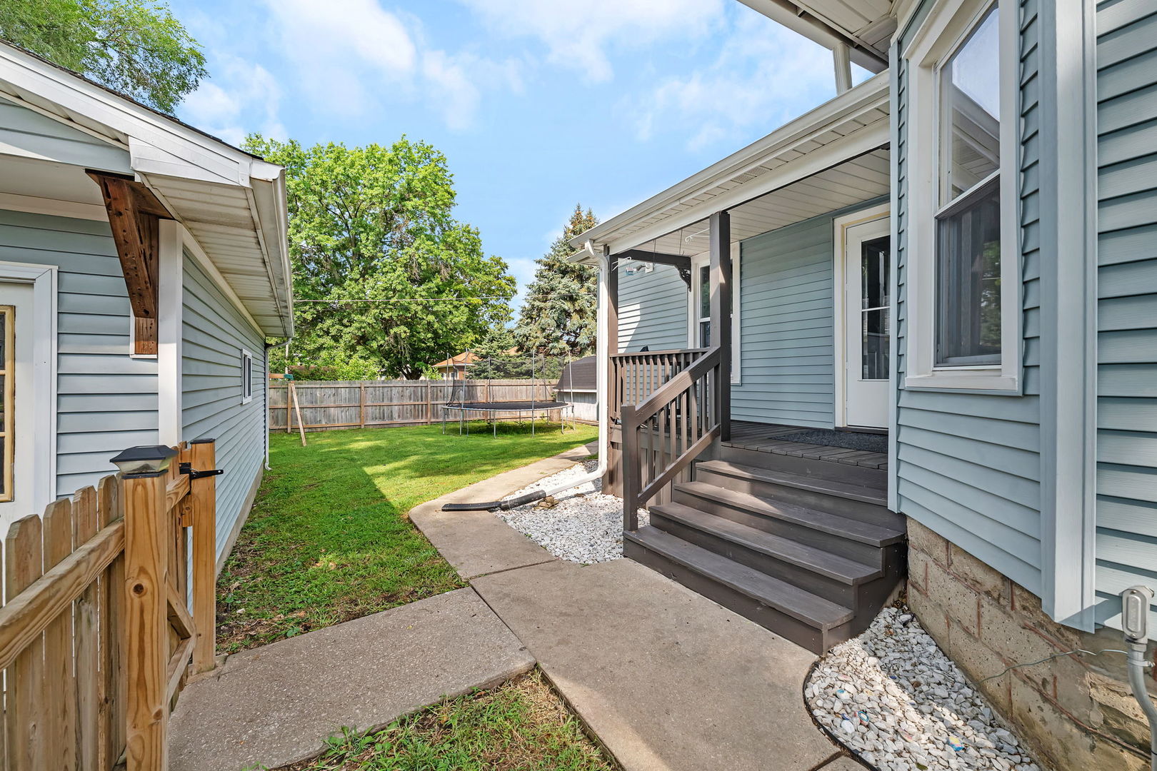 1122 Grant Street Morris, IL 60450 - Photo 23 of 25 a porch with seating space