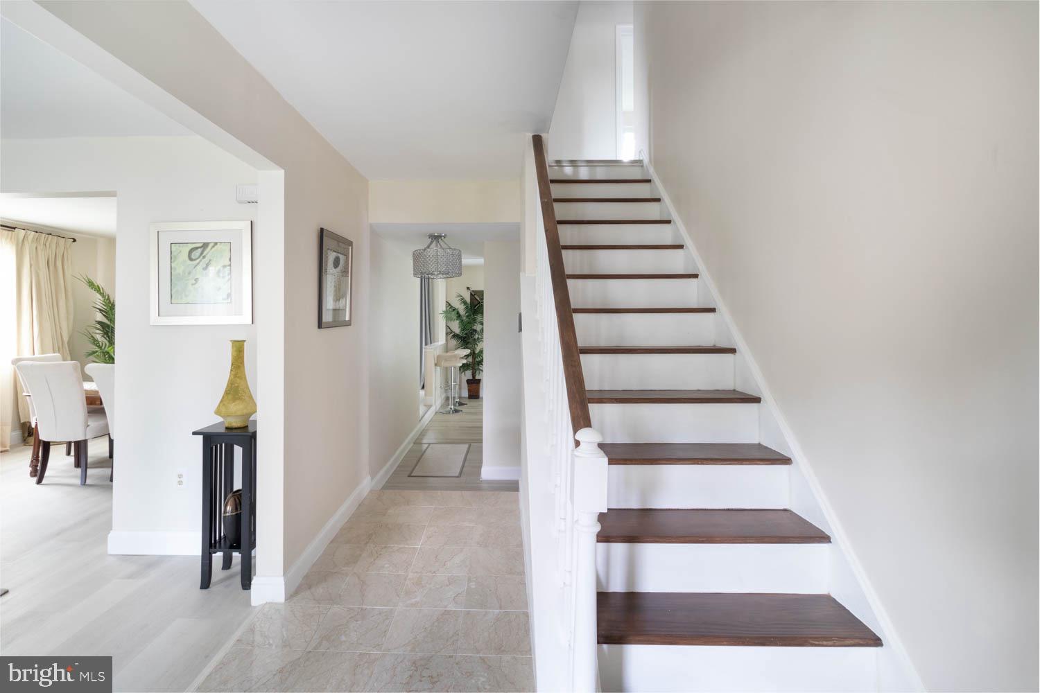 937 Caledonia Street Philadelphia, PA 19128 - Photo 6 of 35 Marble foyer