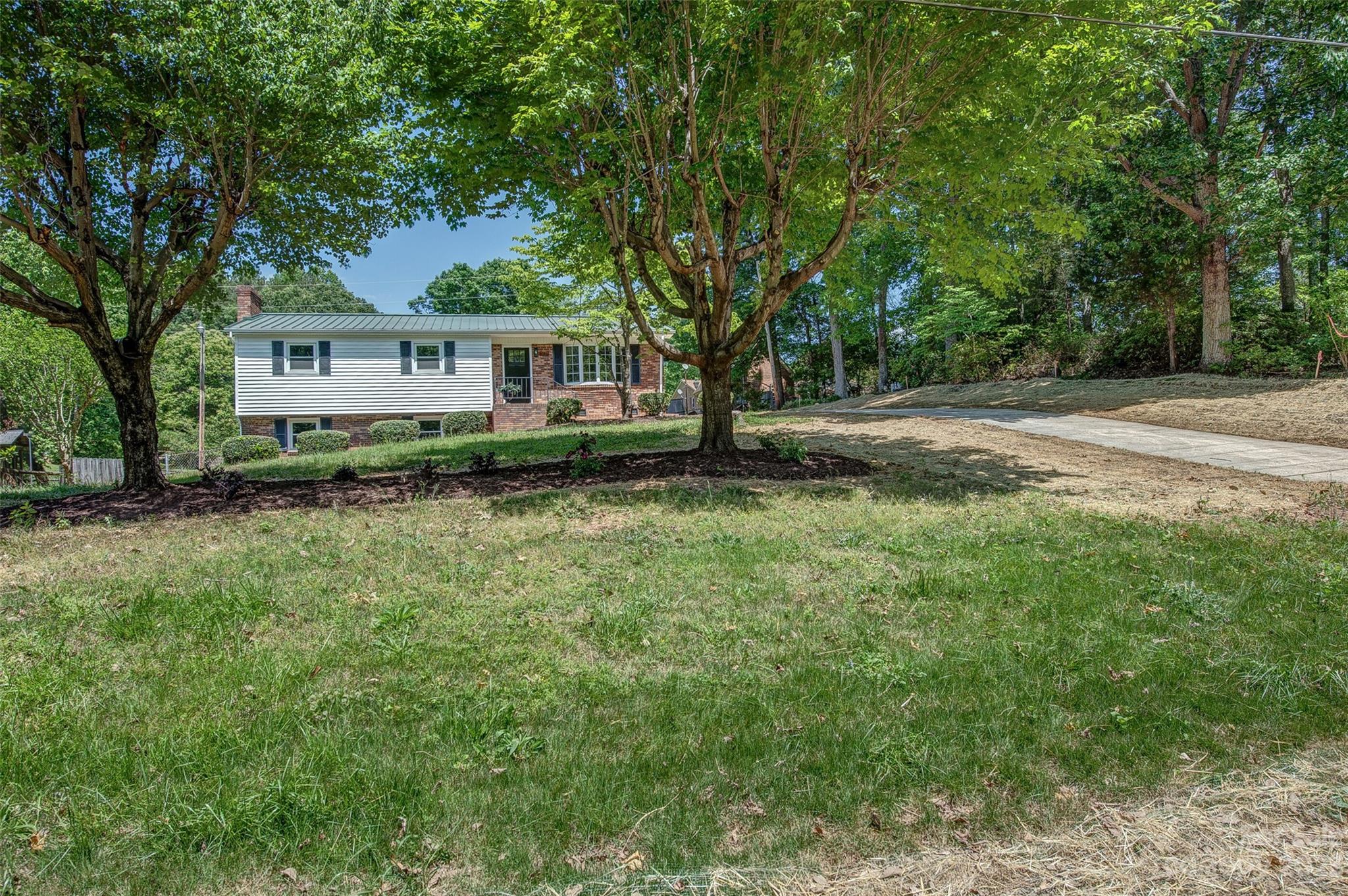 719 Freedom Mill Road Gastonia, NC 28052 - Photo 4 of 29 Gallery Image 4