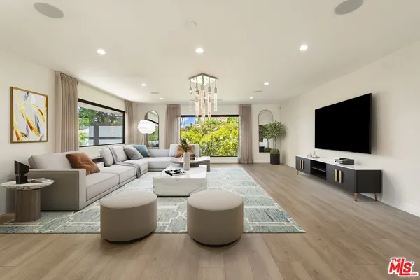 $6,000 | 11700 Woodley Avenue, Granada Hills, CA 91344