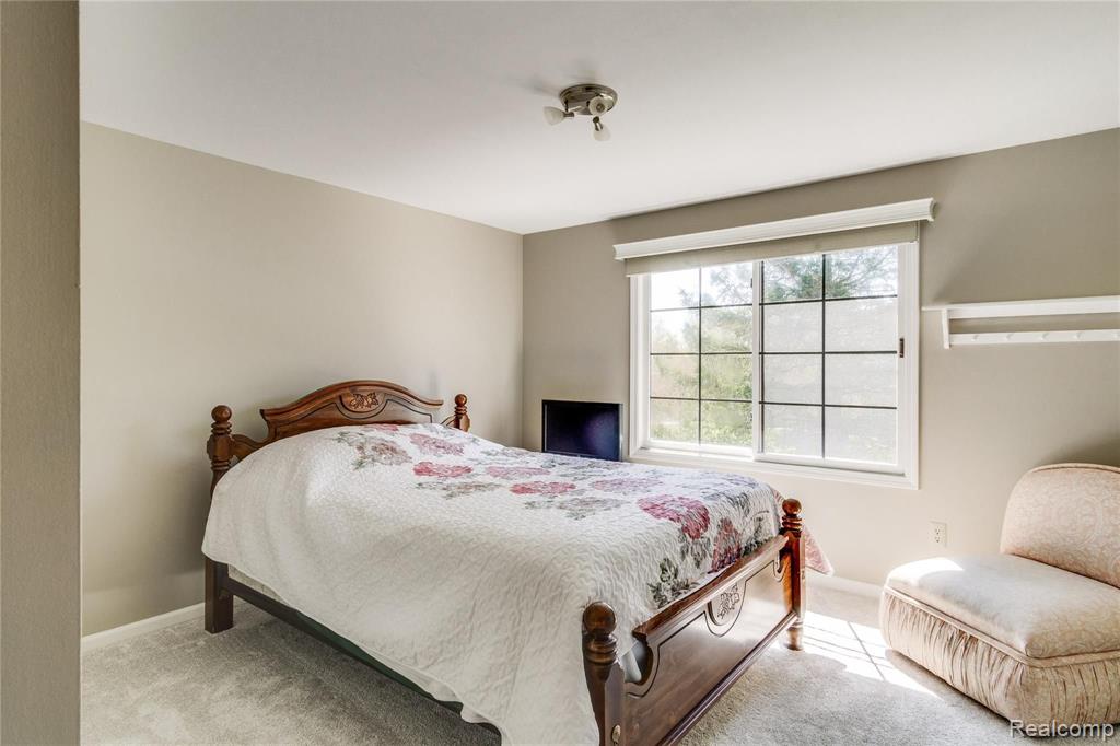 571 Augusta Drive Rochester Hills, MI 48309 - Photo 25 of 42