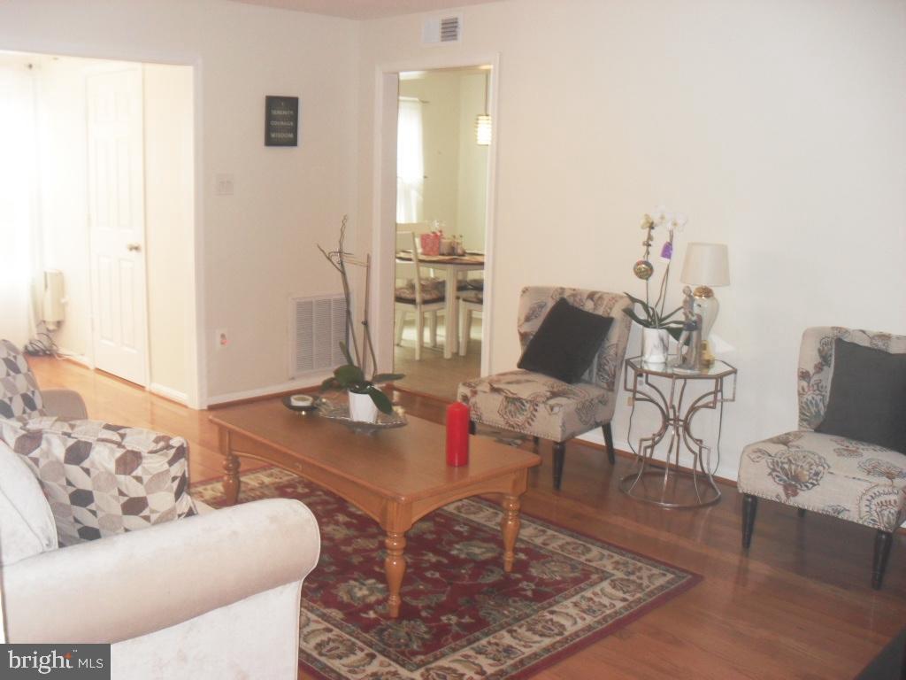 1 Normandy Square Court Silver Spring, MD 20906 - Photo 3 of 16 Gallery Image 3
