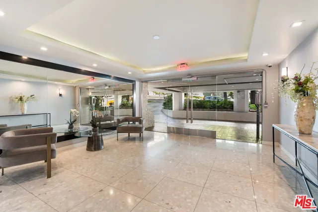 $3,500 | 8530 Holloway Drive, Unit 318, West Hollywood, CA 90069